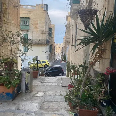 Homestay szállás Master With Kingsize Bed And Ensuite Senglea