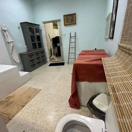 Master With Kingsize Bed And Ensuite Homestay szállás Senglea