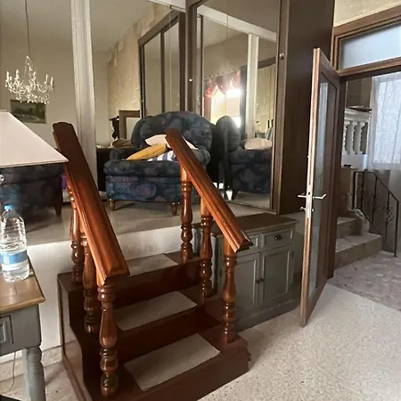 Master With Kingsize Bed And Ensuite *