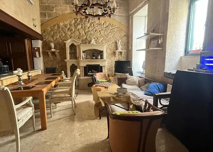 Master With Kingsize Bed And Ensuite * Senglea